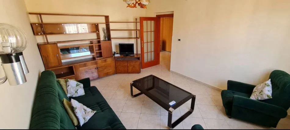 🏠 Okazion , Jepet me Qira Apartament 2+1 te Pazari i Ri,  500 mij lekee