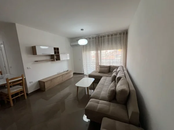 Tirane, jepet me qera apartament 2+1 Kati 5, 670 € (Don Bosko)