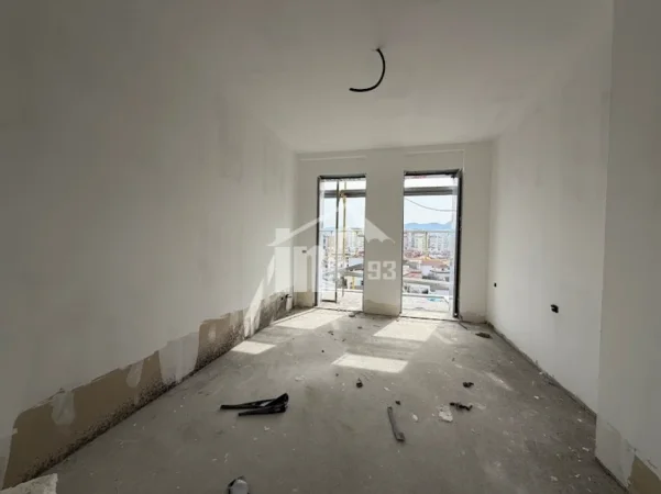 Tirane, shitet apartament 3+1 Kati 7, 176 m² 423.000 € (MBRAPA GLOBE, RRUGA E KAVAJËS)