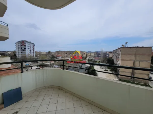 Vlore, shitet apartament 2+1+Ballkon Kati 4, 108 m² 145.000 € (Çole)