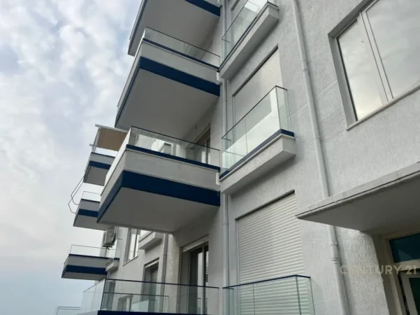 Vlore, shitet apartament 2+1+Ballkon , 112 m² 280.000 € (Uji Ftohte ,Vlore)