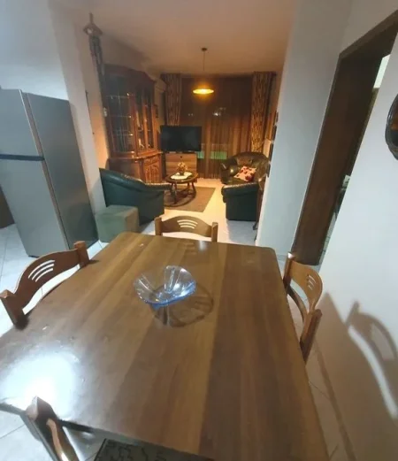 Tirane, jepet me qera apartament 2+1 Kati 3, 100 m² 500 € (Brryli)