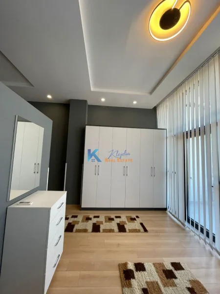 Tirane, jap me qera apartament 1+1+Ballkon Kati 1, 90 m² 600 € (Liqeni i Thate, Rruga Peti)