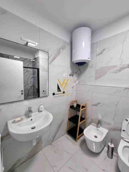 Tirane, shitet apartament 2+1+Ballkon Kati 8, 100 m² 220.000 € (QSUT, KOMPLEKSI ZIRKON)