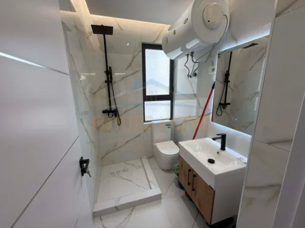 Tirane, shitet apartament 2+1 , 116 m² 265.000 € (Pallati me shigjeta)