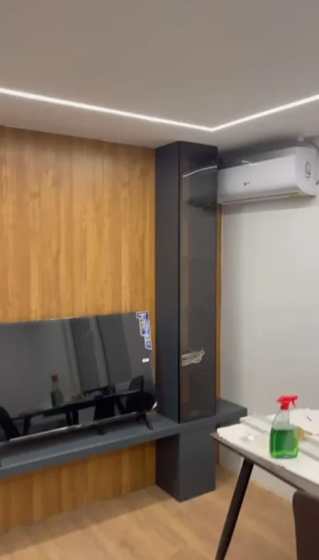 Jepet me Qira Apartament komod 1+1 tek Rruga Naim Frashëri tek Mozaiku tek Zogu i Zi vetëm 500 mijë lekë/muaj!,