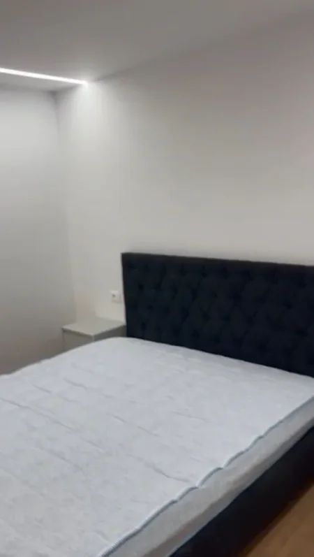 Jepet me Qira Apartament komod 1+1 tek Rruga Naim Frashëri tek Mozaiku tek Zogu i Zi vetëm 500 mijë lekë/muaj!,