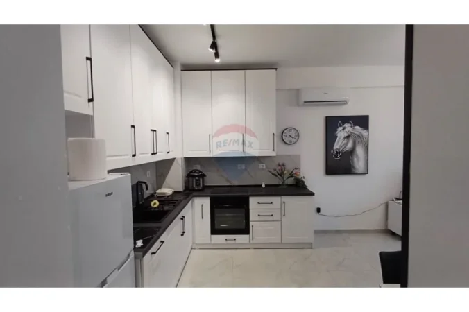 Tirane, jepet me qera apartament 1+1 Kati 3, 61 m² 500 € (rruga dalip topi)