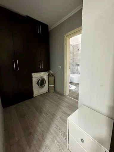Tirane, jepet me qera garsonier Kati 6, 42 m² 350 € (Astir)