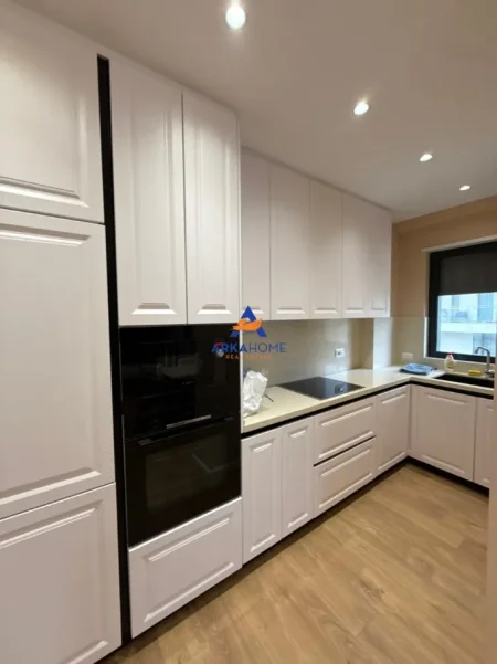 Tirane, shitet apartament 2+1+Ballkon Kati 3, 117 m² 370.000 € 