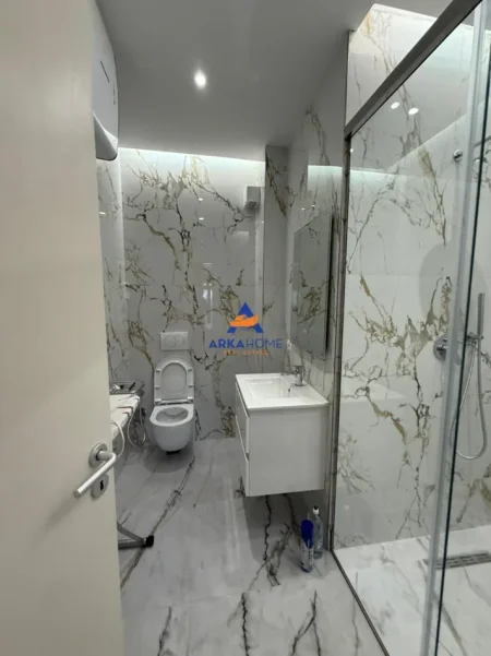 Tirane, shitet apartament 2+1+Ballkon Kati 3, 117 m² 370.000 € 