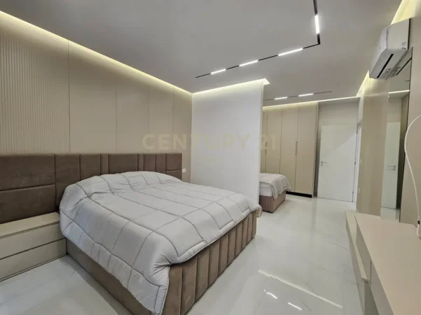 Tirane, jepet me qera apartament 1+1+Ballkon Kati 6, 71 m² 1.000 € 