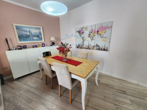 Tirane, shitet apartament 3+1 Kati 3, 138 m² 315.000 € (Liqeni i Thatë)