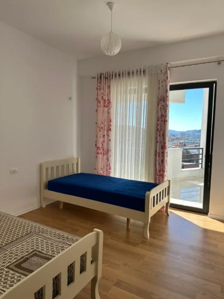 Tirane, jepet me qera apartament 2+1+Ballkon Kati 6, 113 m² 550 € 