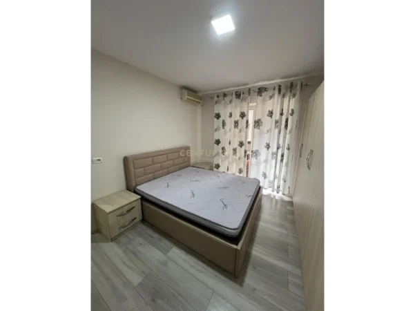 Tirane, jepet me qera apartament 1+1 Kati 1, 60 m² 600 € (Myslym Shyri)
