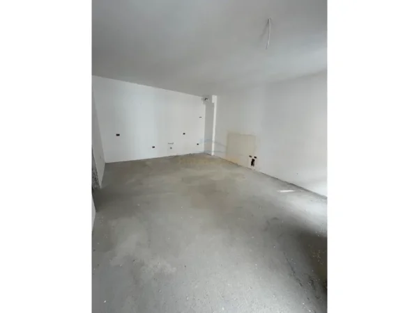 Tirane, shitet apartament 1+1 Kati 3, 75 m² 150.000 € (Rruga Jordan Misja)
