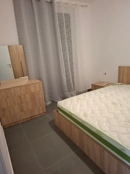 Tirane, jepet me qera apartament 3+1+Ballkon Kati 3, 110 m² 650 € 