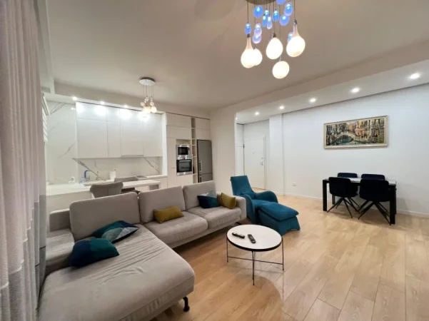 Tirane, jepet me qera apartament 2+1+Ballkon Kati 3, 110 m² 1.200 € (KOMPLEKSI DELIJORGJI)