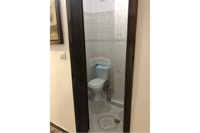 Tirane, jepet me qera zyre Kati 1, 120 m² 650 € 