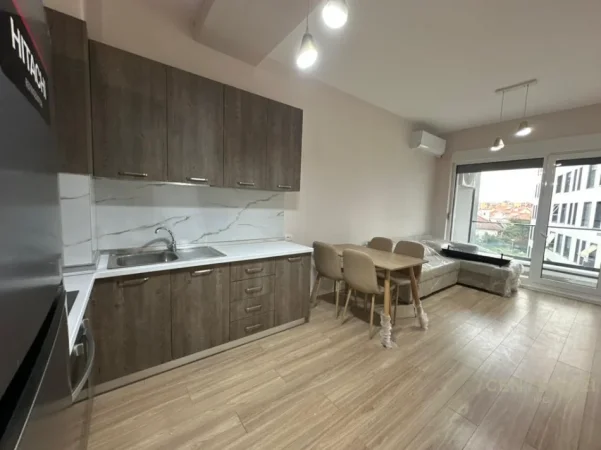 Tirane, jepet me qera apartament 1+1+Ballkon Kati 3, 650 m² 650 € 