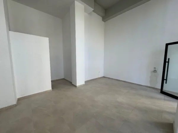 Tirane, jepet me qera ambjent biznesi Kati 0, 35 m² 350 € 