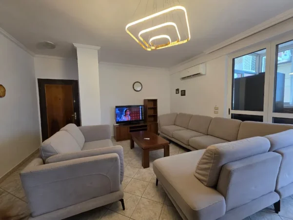 JEPET ME QERA APARTAMENT 3+1+2 TEK RRUGA SIRI KODRA
