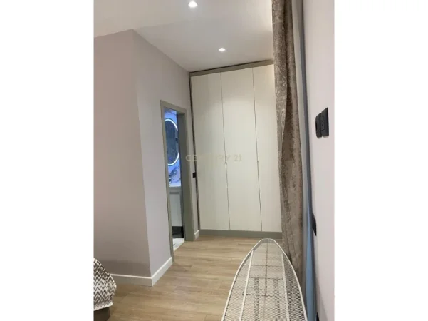 Tirane, jepet me qera apartament 2+1+Aneks+Ballkon Kati 3, 95 m² 1.500 € 