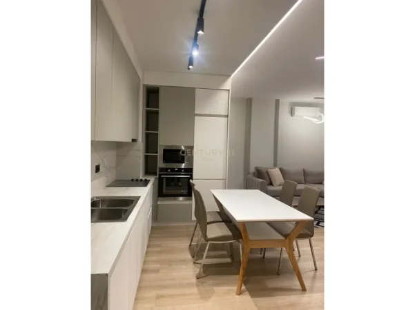 Tirane, jepet me qera apartament 2+1+Aneks+Ballkon Kati 3, 95 m² 1.500 € 