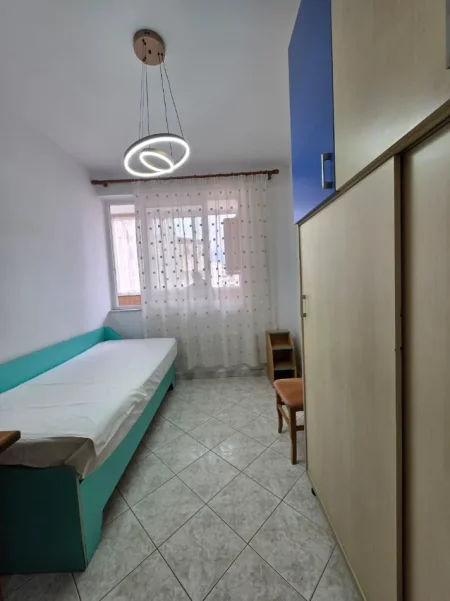 JEPET ME QERA APARTAMENT 3+1+2 TEK RRUGA SIRI KODRA