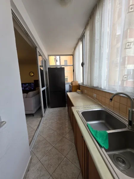 JEPET ME QERA APARTAMENT 3+1+2 TEK RRUGA SIRI KODRA