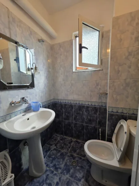 JEPET ME QERA APARTAMENT 3+1+2 TEK RRUGA SIRI KODRA