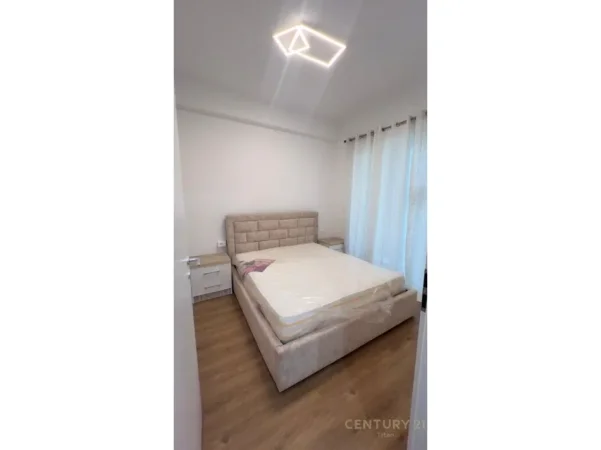 Tirane, jepet me qera apartament 1+1 Kati 2, 450 m² 450 € 