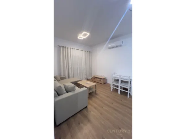 Tirane, jepet me qera apartament 1+1 Kati 2, 450 m² 450 € 