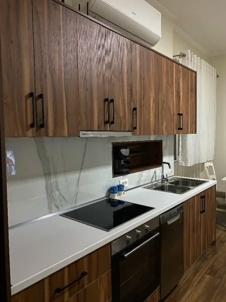 Tirane, jepet me qera apartament 2+1+Aneks+Ballkon Kati 1, 90 m² 