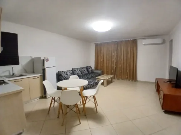 Tirane, jepet me qera apartament 1+1+Ballkon Kati 3, 64 m² 480 € 