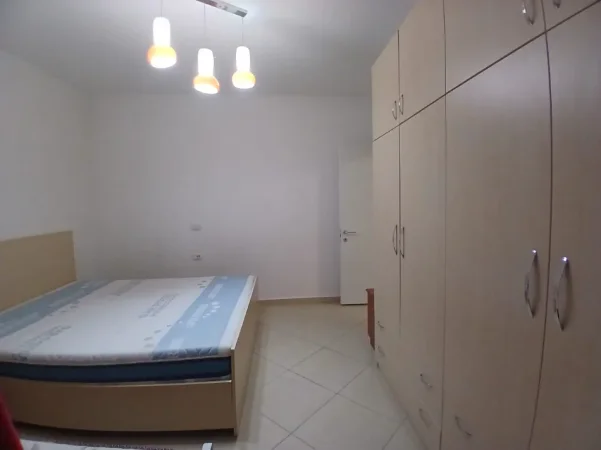 Tirane, jepet me qera apartament 1+1+Ballkon Kati 3, 64 m² 480 € 