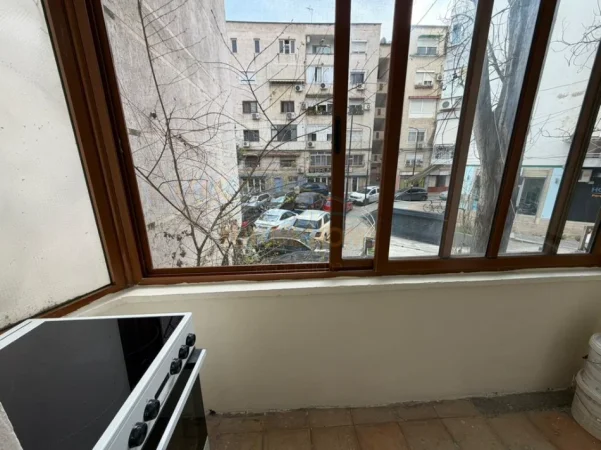 Tirane, jepet me qera apartament 1+1 , 45 m² 550 € (Apartament 1+1, Gjimnazi Petro Nini Luarasi, Tirane)