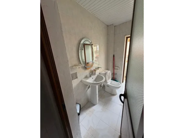 Tirane, jepet me qera apartament 1+1 , 45 m² 550 € (Apartament 1+1, Gjimnazi Petro Nini Luarasi, Tirane)