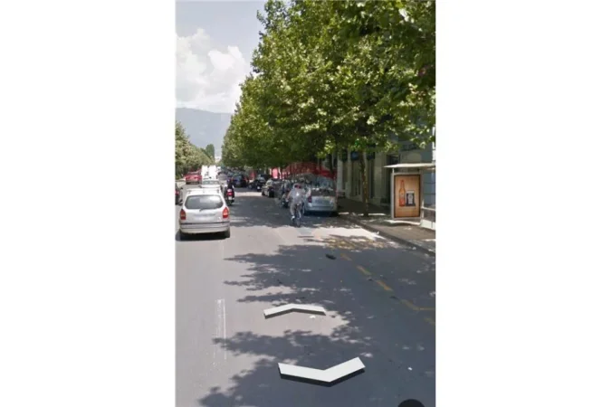 Tirane, shitet dyqan Kati 0, 110 m² 1.100.000 € (Rruga Sami Frasheri)