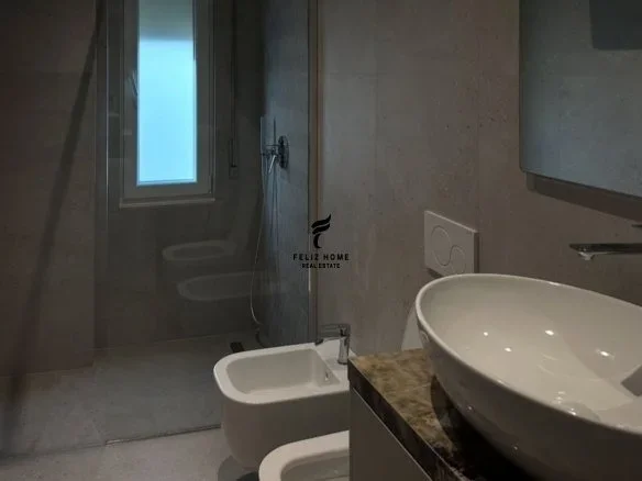 Tirane, jepet me qera apartament 2+1+Ballkon Kati 1, 100 m² 1.500 € (LIQENI THATE)