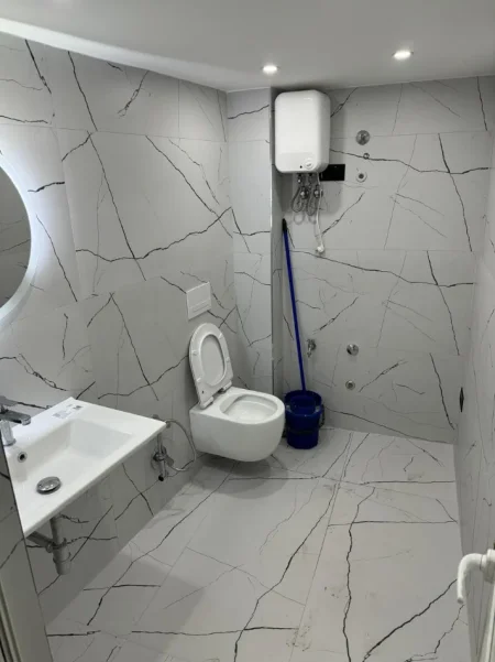 Durres, jepet me qera ambjent biznesi Kati 0, 45 m² 10.000 €