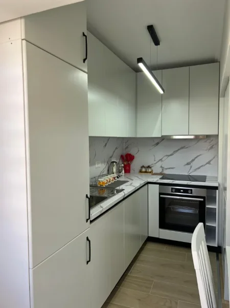 Shqiperi, jepet me qera apartament 2+1+Ballkon Kati 3, 87 m² 750 € (STADIUMI DINAMO)