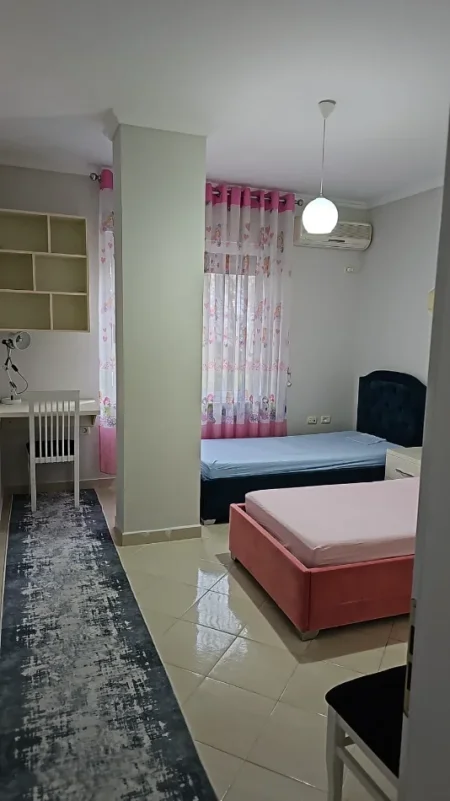 Tirane, jepet me qera apartament 2+1+Ballkon Kati 2, 89 m² 500 € (Kodra e Diellit)