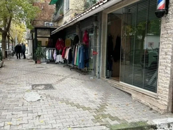 Tirane, shitet dyqan Kati 0, 60 m² 168.000 € (PAZARI I RI)