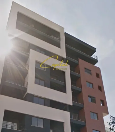 Tirane, jepet me qera apartament 2+1 Kati 7, 100 m² 400 € (YZBERISHT)