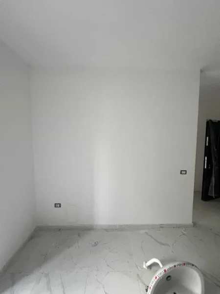 Tirane, shitet apartament 1+1 Kati 5, 53 m² 73.500 € (QTU)