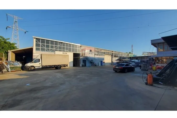 Tirane, shitet , 3.000 m² 2.300.000 € (Autostada Tirane-Durres)