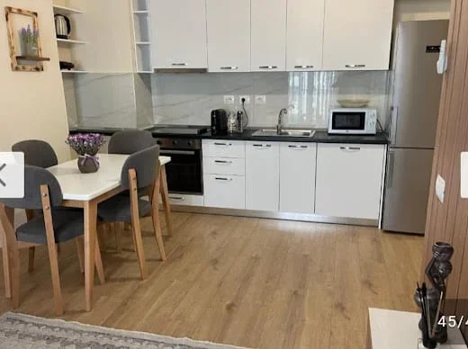 Tirane, jepet me qera apartament 2+1+Ballkon Kati 6, 92 m² 600 € (Kompleksi Siri)