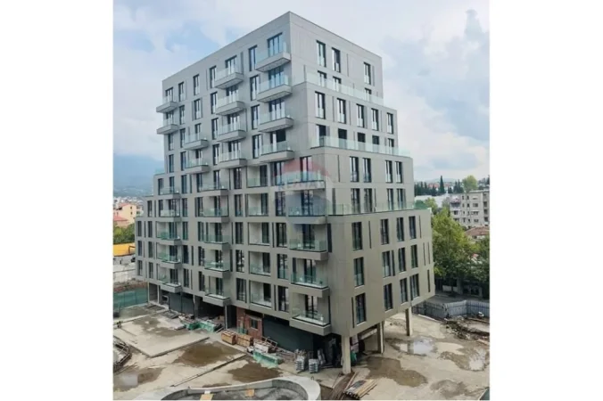 Tirane, shitet dyqan Kati 0, 1.049 m² 2.705.000 € (Bulevardi Bajram Curri)