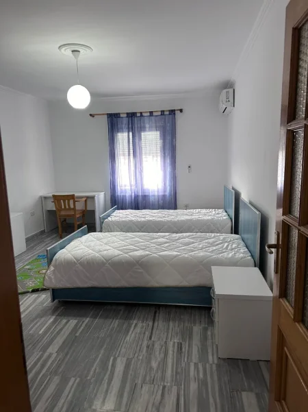 Tirane, jepet me qera apartament 2+1+Ballkon Kati 6, 120 m² 600 € (Rruga Dritan Hoxha)